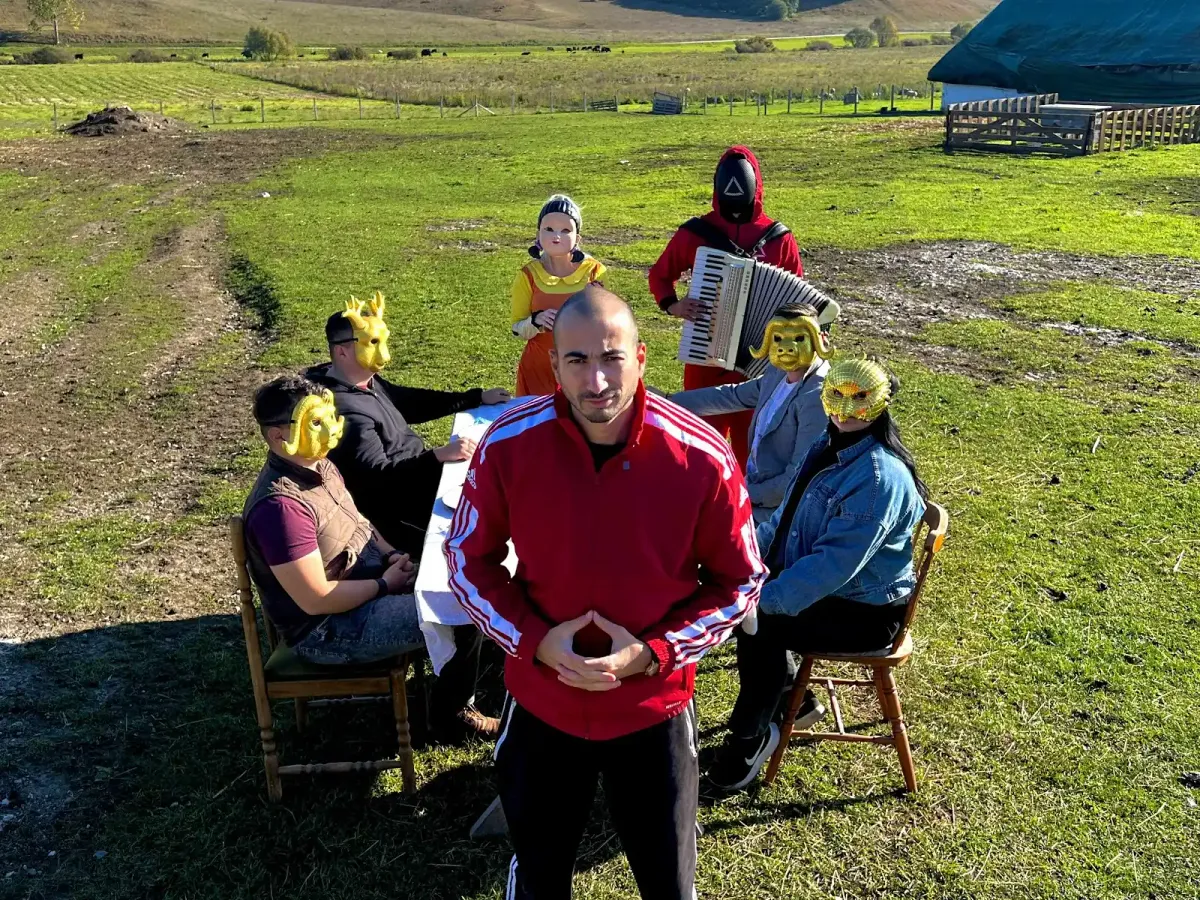 Pig Dating Show BUT Losers Get Turned Into Sausages